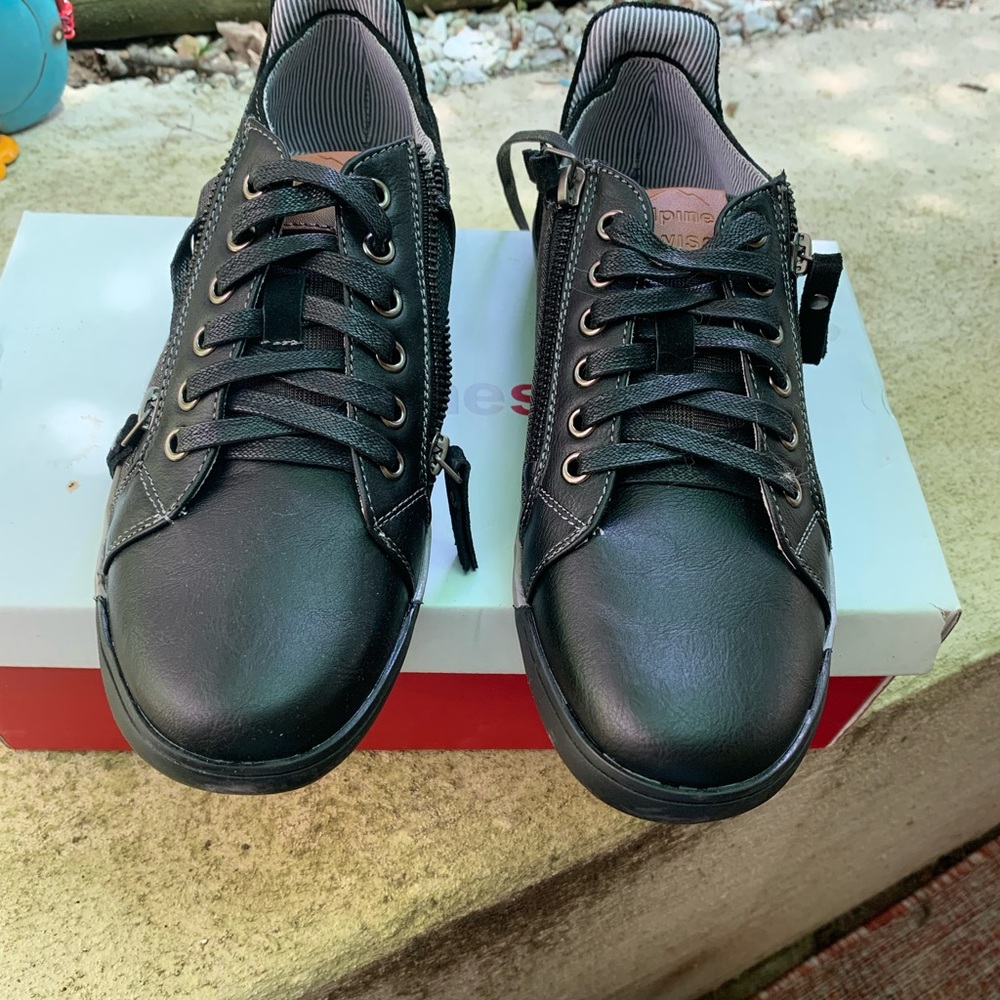Boys Alpine Swiss New Black Shoes Size 7